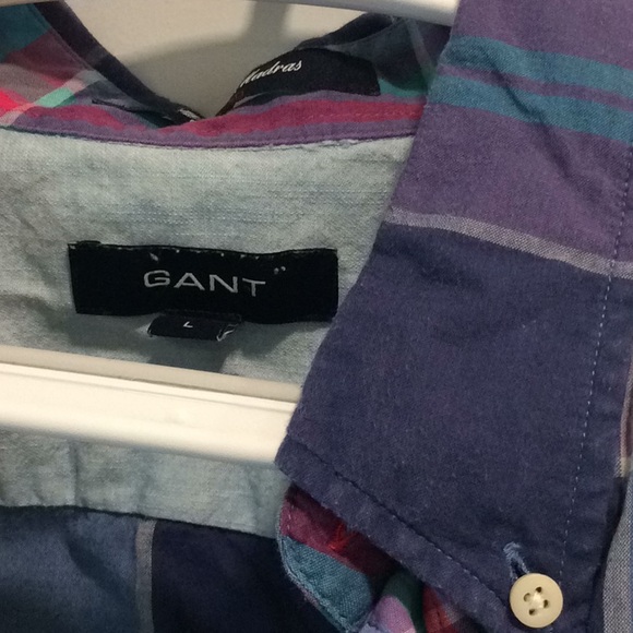 4 Button down Men’s shirt - Picture 9 of 10